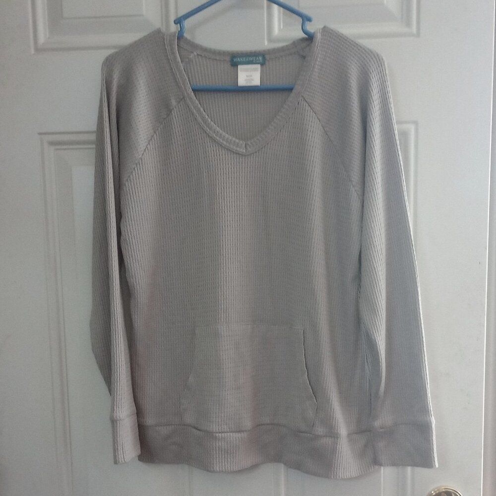 Grey waffle sweater with pockets Wake &Wear